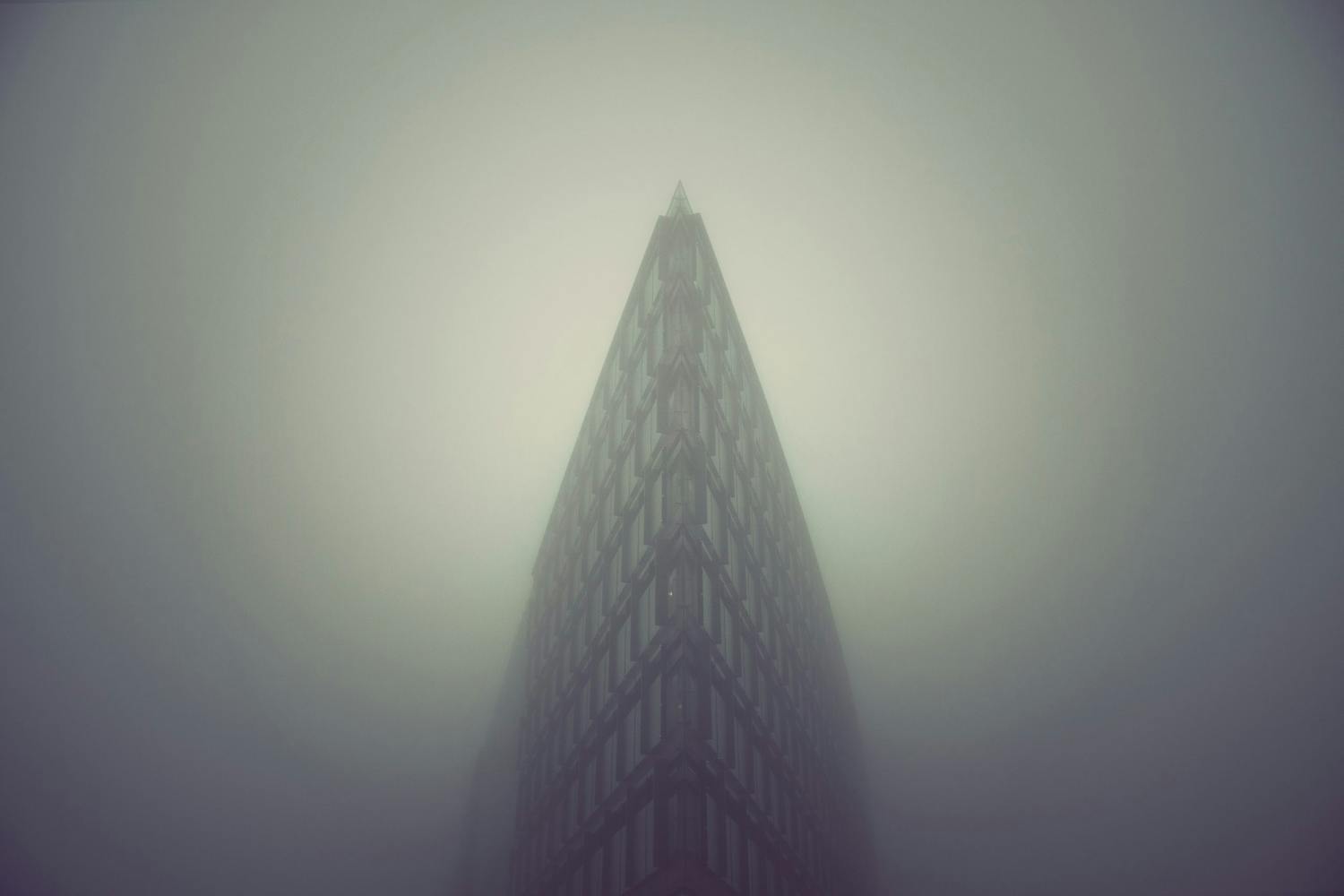 Kim Høltermand bruger dis og tåge til at skabe ro i billedet